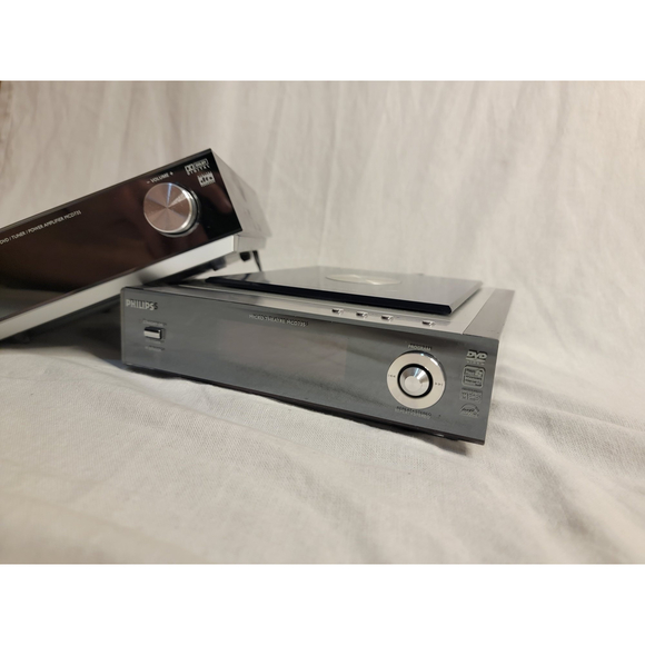 Philips MCD702 DVD Micro Theatre/Tuner Combo - Picture 1 of 5